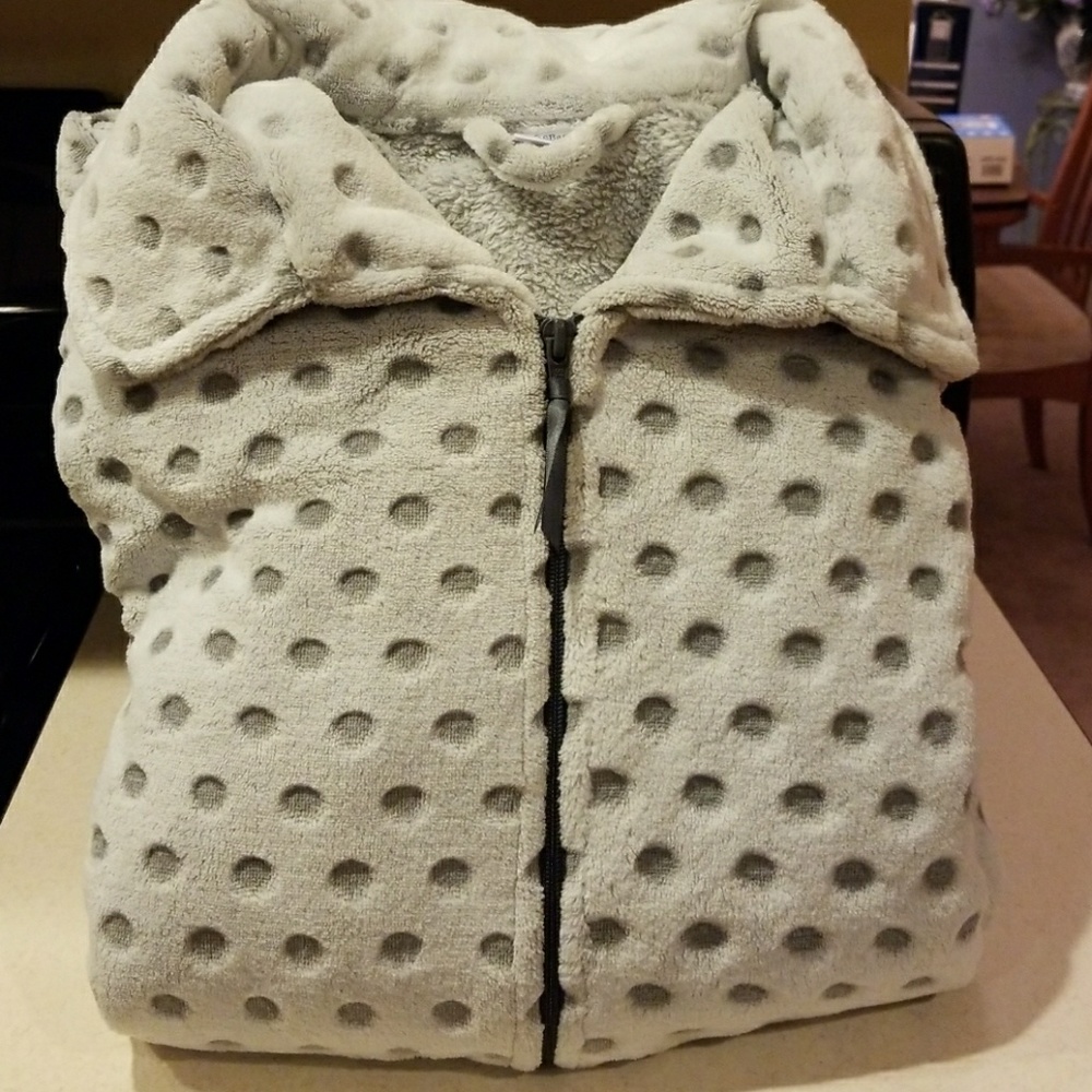 NWT, Cozy, Soft, Warm Long Zipper Front Robe